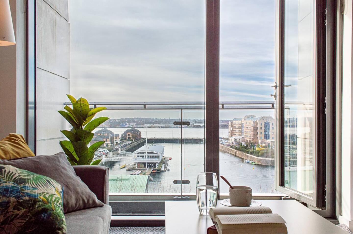 Stunning Mersey View Flat W Parking In 리버풀 외부 사진